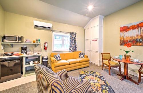 Downtown Branson House | Steps to Branson Landing Cozy Downtown Cottage!