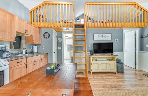 Brant Lake Cottage | Steps to Brant Lake: Mountain-View Hideaway!