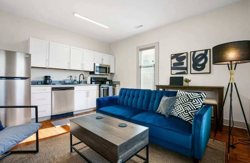Hough House | Steps to Cleveland Clinic - Sleeps 3