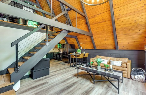 Celina Cabin | Steps to Dale Hollow Lake! Cozy A-Frame Cabin