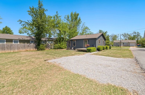 Downtown House | Steps To Downtown Bentonville IV