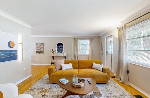 Mount Dora House | Steps to Dtwn! Dog-Friendly Mount Dorable Haven