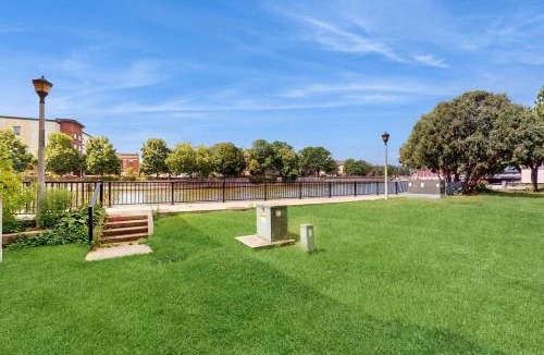 Janesville House | Steps to Dtwn & Rock River! Couples Retreat
