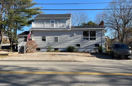Southern Coast Cottage | Steps to glorious Ferry Beach