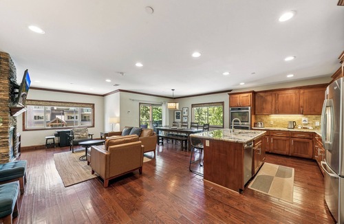 South Lake Tahoe House | Steps to Heavenly, Lake & More | Tahoe Woods #101