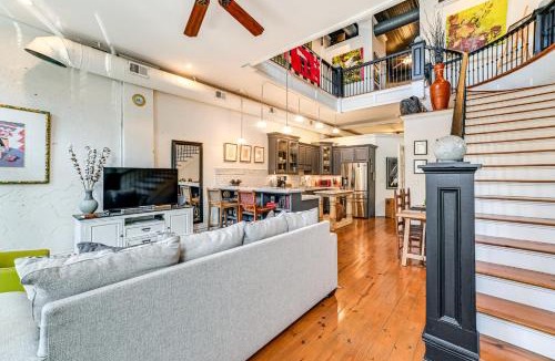 Paducah Apartment | Steps to Historic Riverfront Chic Dtwn Condo!