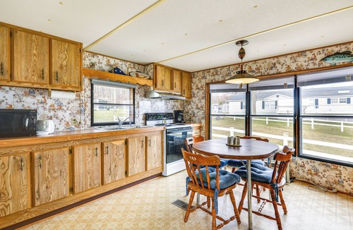 Henderson House | Steps to Lake Ontario: Remote Escape w/Deck & BBQ