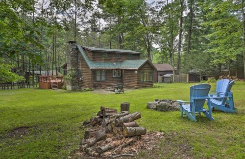 Tafton House | Steps to Lake: Tafton Cottage w/Fire Pit & Grill