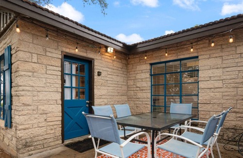 Volente Cabin | Steps to Lake Travis ✦ Waterpark, Slides & Pools ✦ Patio, Firepit & Grill