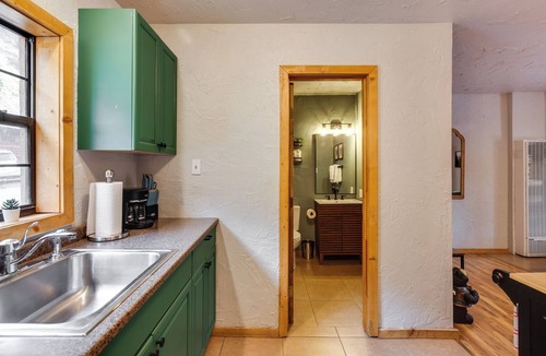 Red River Apartment | Steps to Main Street! Cozy Red River Getaway