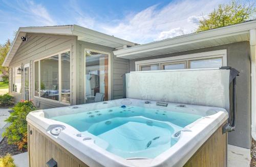 Scott County House | Steps to Mississippi River: Cozy Hot Tub Haven!