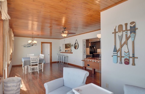 Scott County House | Steps to Mississippi River: Cozy Hot Tub Haven!
