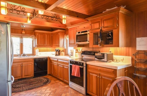 East Orleans House | Steps to Nauset Beach, Private Yard!