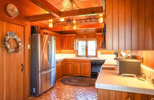 East Orleans House | Steps to Nauset Beach, Private Yard!