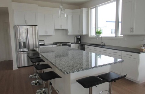 Harvey Cedars House | STEPS TO OCEAN 6 Bedroom House w/elevator