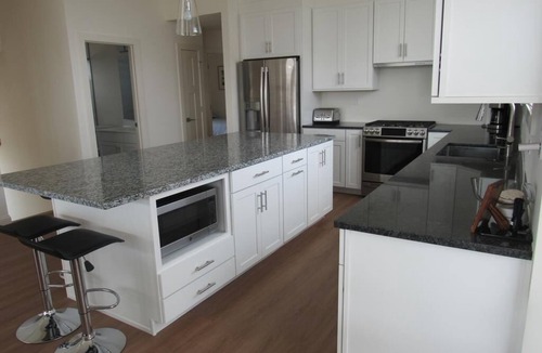 Harvey Cedars House | STEPS TO OCEAN 6 Bedroom House w/elevator