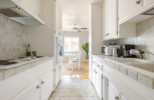 Alamitos Beach Apartment | Steps to Ocean Bliss