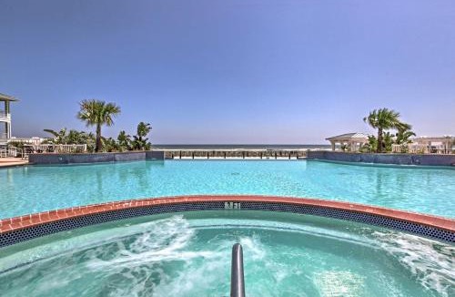 Red Fish Cove House | Steps to Ocean! Breezy Galveston House w/2 Decks