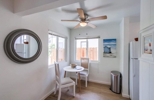 South Mission Beach Apartment | Steps to Ocean * Entire Ground Level * Exclusive Patio