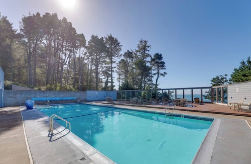 Otter Rock Apartment | Steps to Otter Crest Beach: Studio w/Resort Perks