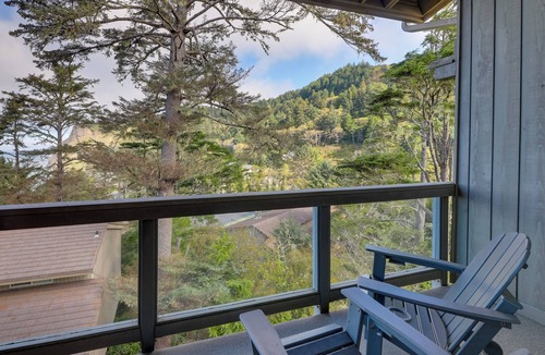 Otter Rock Apartment | Steps to Otter Crest Beach: Studio w/Resort Perks