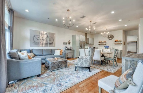 Tobin Hill Condo | Steps to Pearl - Two Townhomes - Sleeps 22