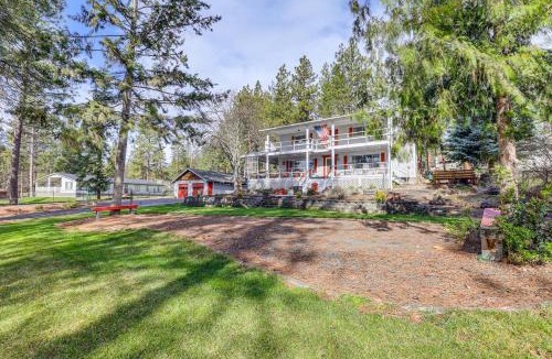 Pine Hollow House | Steps to Pine Hollow Reservoir Home with Fire Pit!