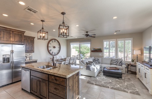 St. George Villa | Steps to Pool - 3BR Sleeps 10 on 18th w/Fire Pit