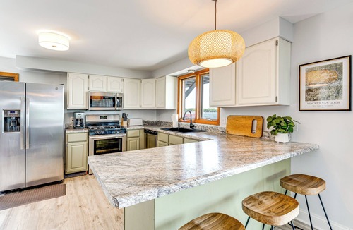 Bassett Cottage | Steps to Powers Lake: Wisconsin Family Home