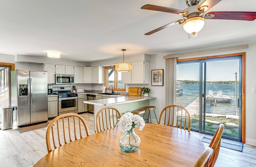 Bassett Cottage | Steps to Powers Lake: Wisconsin Family Home