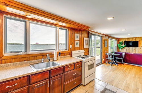 Bassett Cottage | Steps to Powers Lake: Wisconsin Family Home