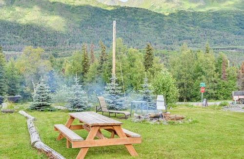 Cooper Landing Apartment | Steps to River! Mtn-View Unit in Cooper Landing