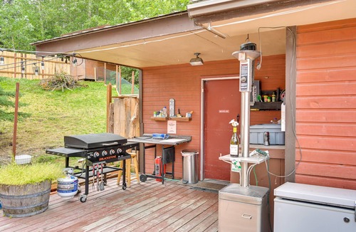 Cooper Landing Apartment | Steps to River! Mtn-View Unit in Cooper Landing
