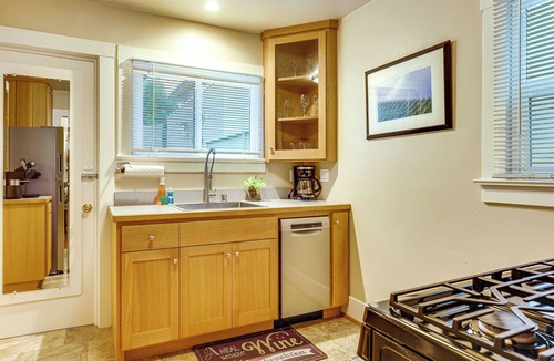 Beach Hill - Beach Flats House | Steps to Sand: 'Beach Hill Bungalow' w/Patio