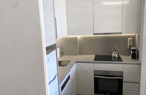 Sant Pol De Mar Apartment | Steps To Sand Pad N Barcelona 3 Room 2 Bath Pkng