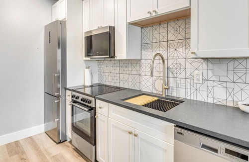 Rogers Seabreeze Apartment | Steps to Sand: Studio Stay in Daytona Beach!