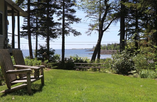 Port Clyde Cottage | Steps to Sandy Beach and Open Ocean Views