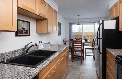 Seaside Condo | Steps to Seaside Beach | 3BR Condo w/Full Kitchen