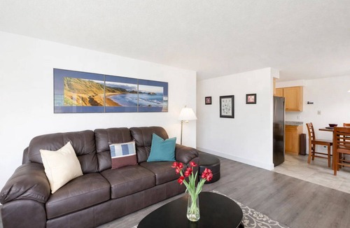 Seaside Condo | Steps to Seaside Beach | 3BR Condo w/Full Kitchen