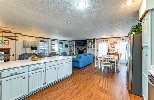 Hardin House | Steps to Shore: Group Getaway on Kentucky Lake!