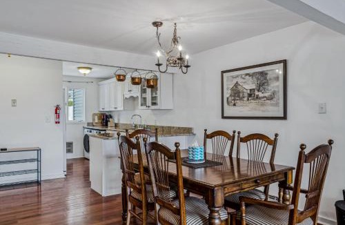 West Hartford House | Steps to Ski Trail Fireplace - Kingswood 1B