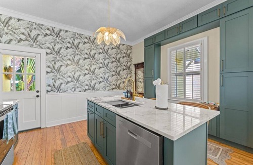 Tarpon Springs House | Steps to Sponge Docks - Compound + Guest House