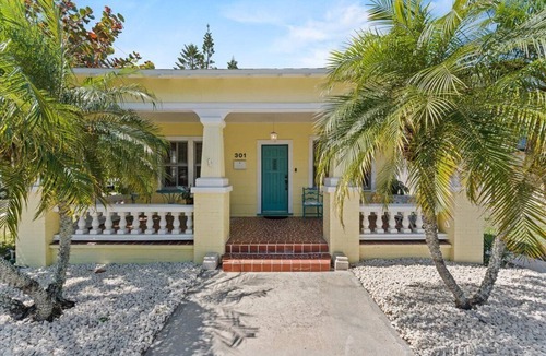 Tarpon Springs House | Steps to Sponge Docks - Compound + Guest House