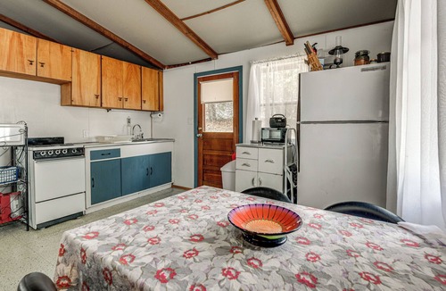 St. Albans House | Steps to St Albans Bay! Basecamp w/Grill