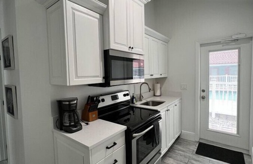 Sunset Beach House | Steps to the beach bungalow #11