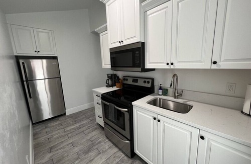 Sunset Beach House | Steps to the beach bungalow #11