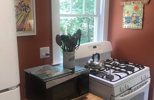 Tisbury Cottage | Steps to the beach - Vineyard Summer home