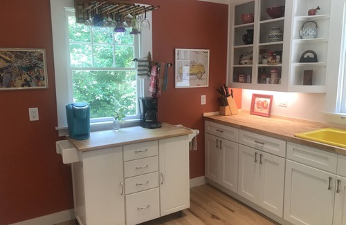 Tisbury Cottage | Steps to the beach - Vineyard Summer home