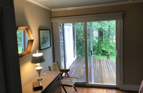 Tisbury Cottage | Steps to the beach - Vineyard Summer home