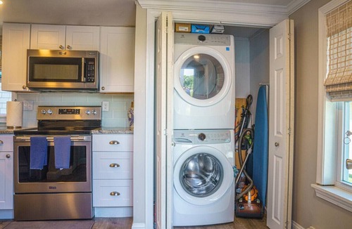 Hyannis House | Steps to the Beach + Pet-Friendly Home